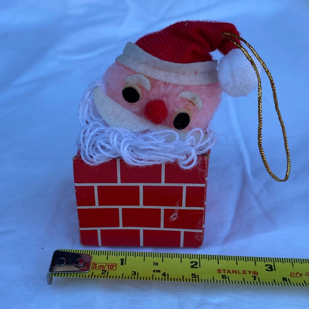 Vtg 1978 Fun Farm Santa in Chimney Ornament